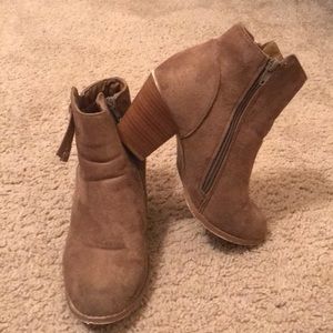 Adorable Tan Booties Size 7